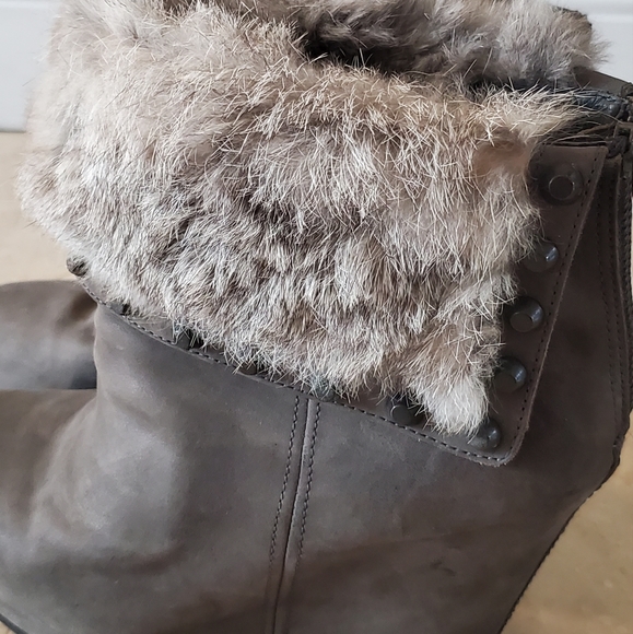 ASH LEATHER COVERED WEDGE ZIPPER BOOTIES WITH RABBIT FUR AND STUD DETAILING 40 - Picture 15 of 15